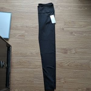 NWT Fabletics Luena Leggings